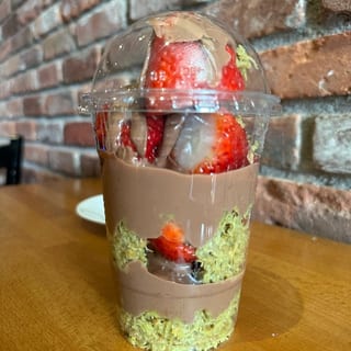 Dubai Chocolate Strawberries 