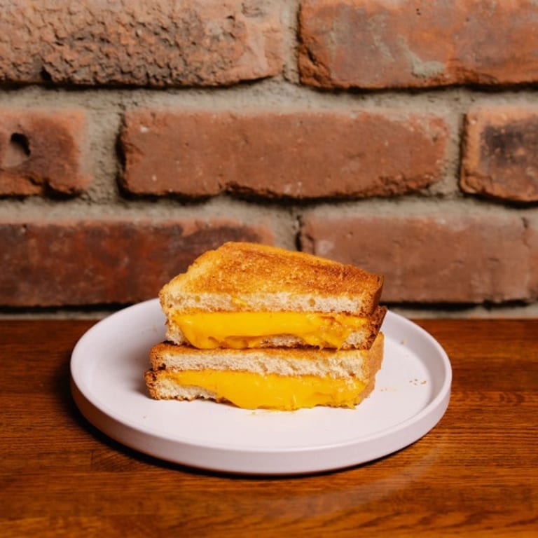 Grilled Cheese Delights: American Comfort Classics