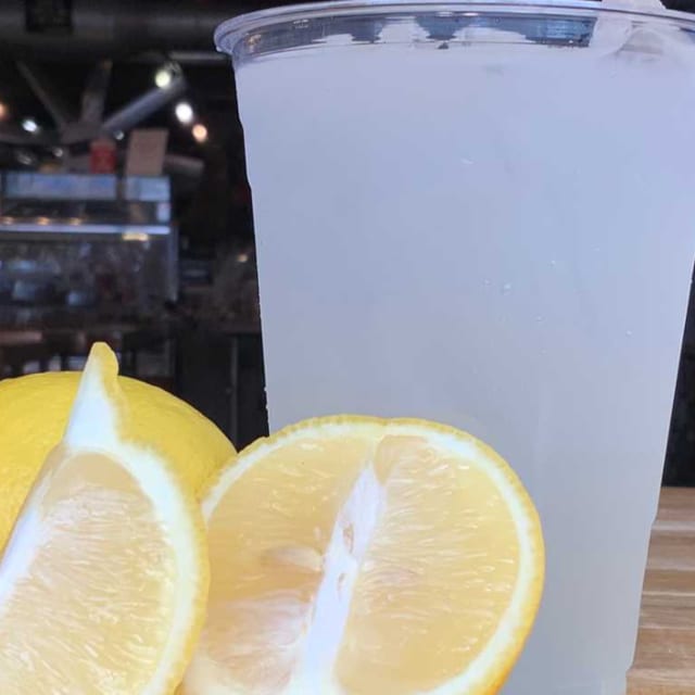 Fresh Lemonade Juice.